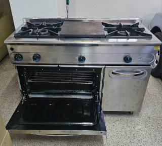 Cocina Industrial de Gas con Horno
