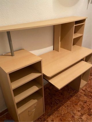 Escritorio con Estanterías y Bandeja