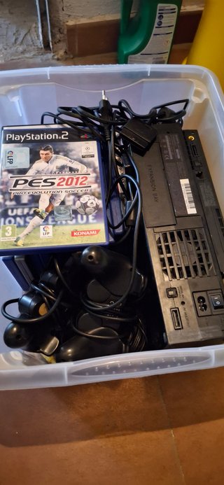 PlayStation 2 con 14 juegos