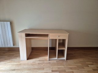 Mesa de estudio de madera
