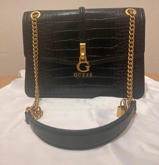 Bolso Guess Negro con su guarda polvo