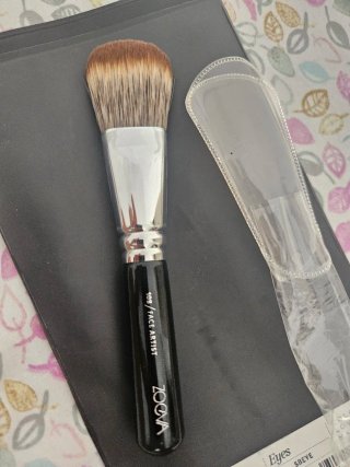 Brocha de Maquillaje Zoeva 109 Face Artist
