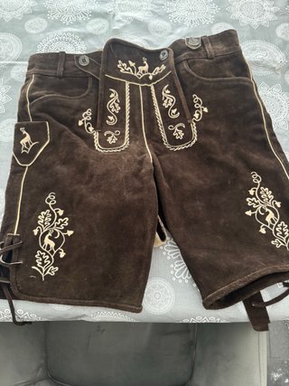 Pantalón corto de cuero tradicional