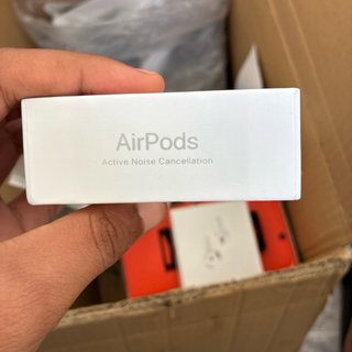 Apple AirPods con Cancelación de Ruido