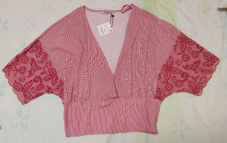 Blusa Zara Rayas Roja y Blanca con bordados NUEVA