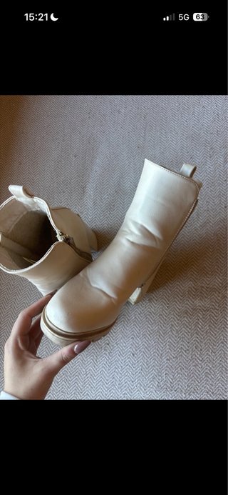Botines Blancos con Tacón Ancho y Plataforma