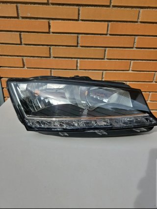 Faro delantero derecho Skoda Fabia