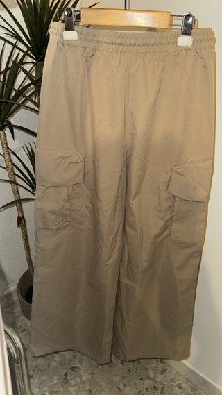 Pantalón Ancho Beis con Bolsillos