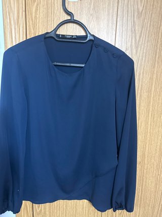 Blusa Azul Mango Talla XS M/L puño elástico