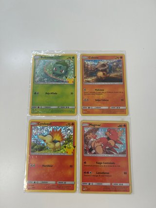Set de 4 Cartas Pokémon 25 aniversario