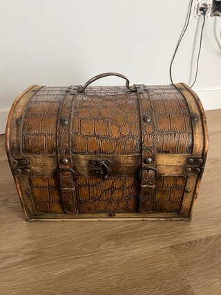 Baúl Antiguo de Madera y piel