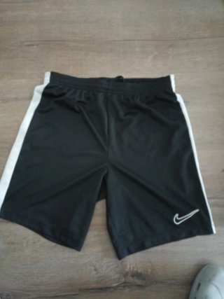 Pantalón corto Nike 12-14 años. 147/158 cm