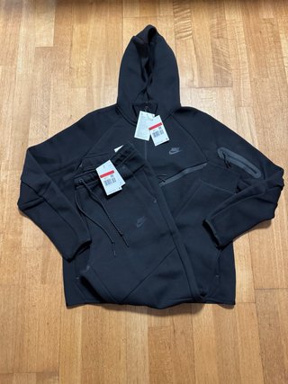 Conjunto Nike Tech Fleece Negro Talla L