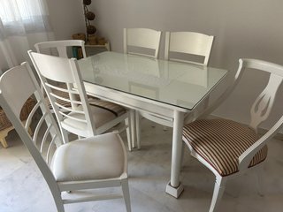 Mesa Camilla Rectangular Blanca Cristal, 4 sillas.