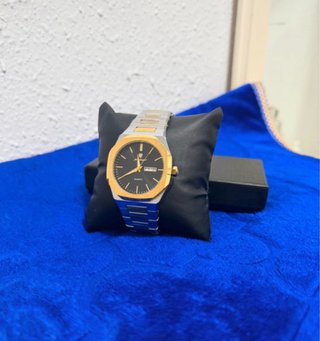 Reloj de pulsera bicolor