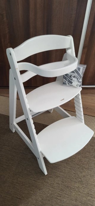 Trona de madera blanca para bebé
