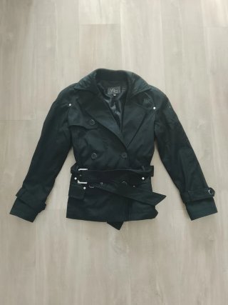 Gabardina corta negra Yera talla 40