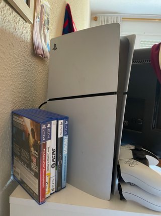 PS5 Slim 1TB (PlayStation 5)