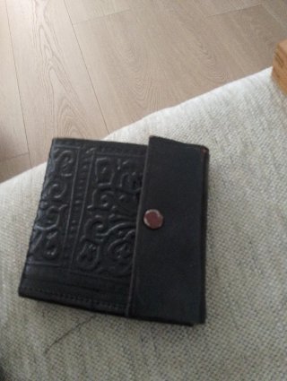 Cartera Billetera Marrón con Relieve