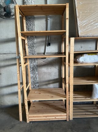 Estantería de madera