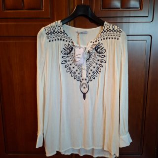 Blusa Larga Blanca con Bordado Talla L