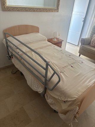 Carma articulara con colchón anti escaras.