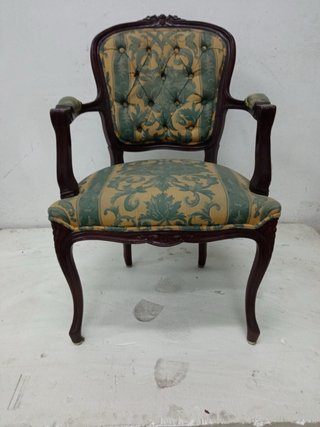 Silla Tapizada Estilo Clásico
