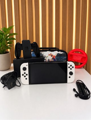 Nintendo Switch OLED Bianca + accessori
