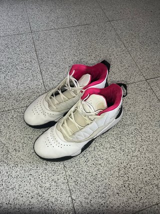 Jordan Stay Loyal Et muy bien. No tne pegatina QR.