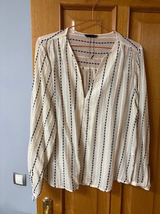 Camisa Zara beige con rayas