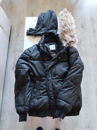 Cazadora acolchada negra Zara
