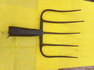 Horca de Forja Antigua para Agricultura