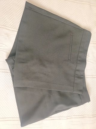 Falda pantalón negra Stradivarius