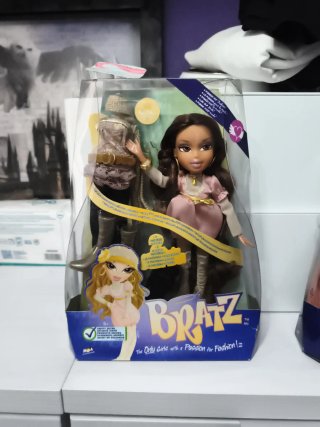Muñeca Bratz en caja original