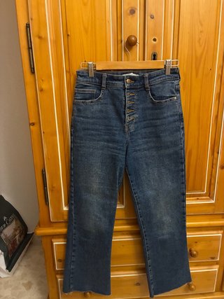 Pantalones vaqueros con cierre de botones