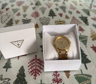 Reloj Guess Dorado con Brillantes