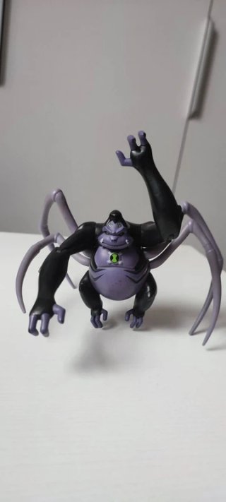 Figura Ben 10 Mono Araña