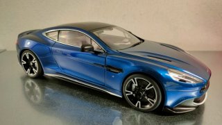 Aston Martin Vanquish S 1/18 Autoart