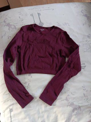 Camiseta Crop Top Manga Larga Granate