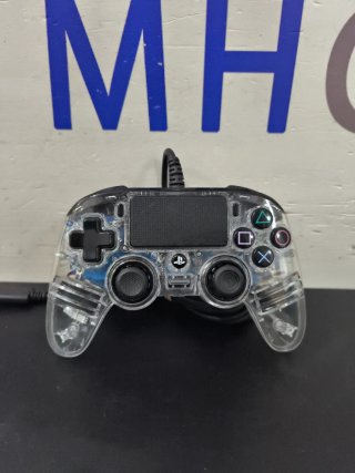 PS4 Mando Nacon Con Cable Transparente