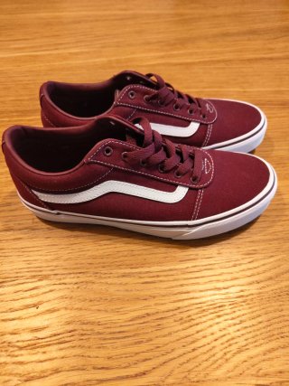 Zapatillas Vans Granates Talla 38.