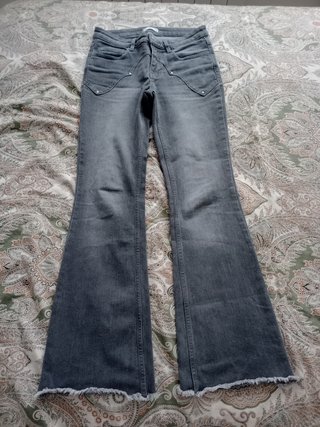 Pantalón Vaquero Gris Acampanado