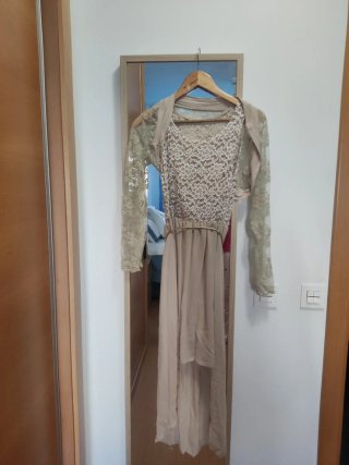 Vestido Beige con Encaje