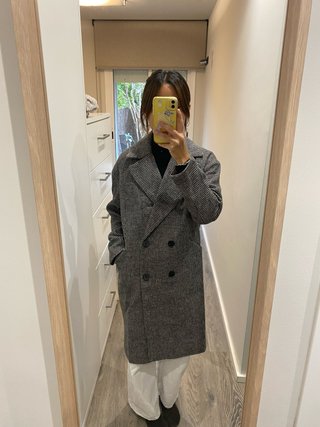 Abrigo de cuadros gris