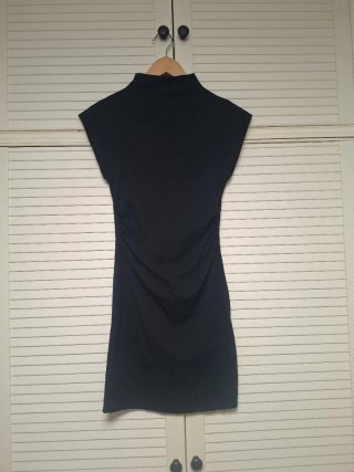 Vestido corto negro