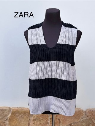 Chaleco de punto ZARA a rayas