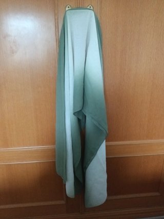 Chal en tonos verdes y blancos