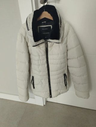 Chaquetón mujer corto beige y negro Koroshi