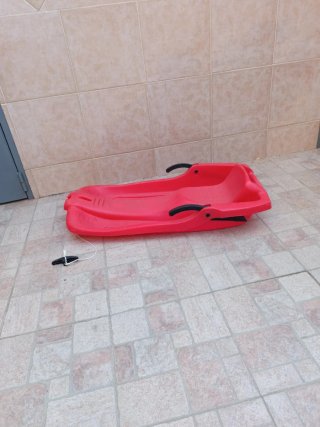 Trineo de Nieve Rojo
