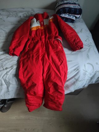 Mono de esquí rojo talla 12 años